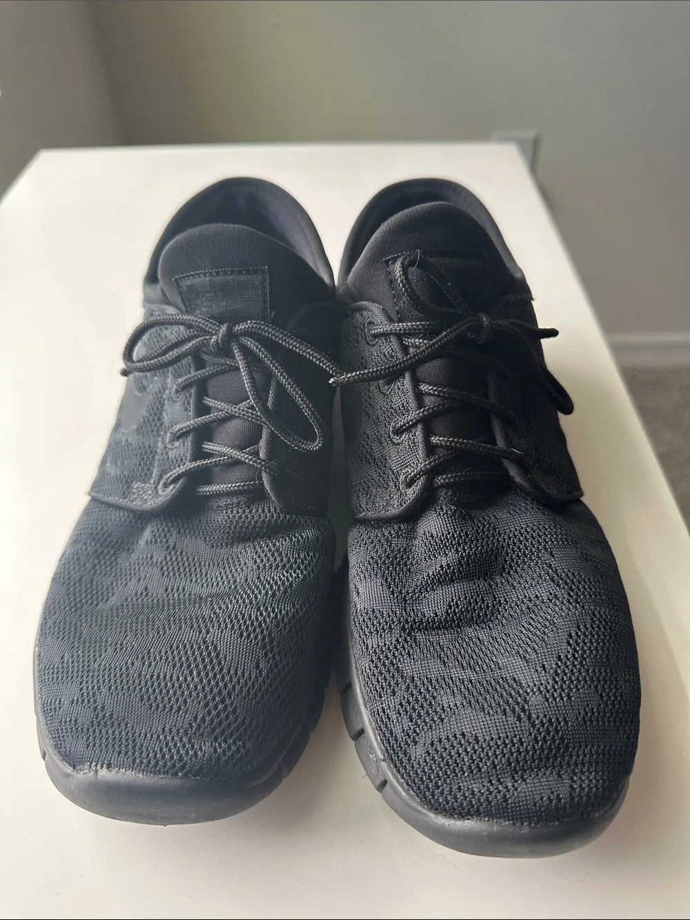 Nike Men's All-Black Knit Lace-Up Sneakers 10